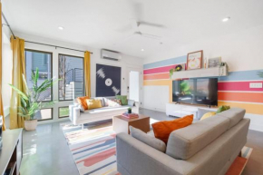 11 Beds 6 full Baths With Rooftop Deck